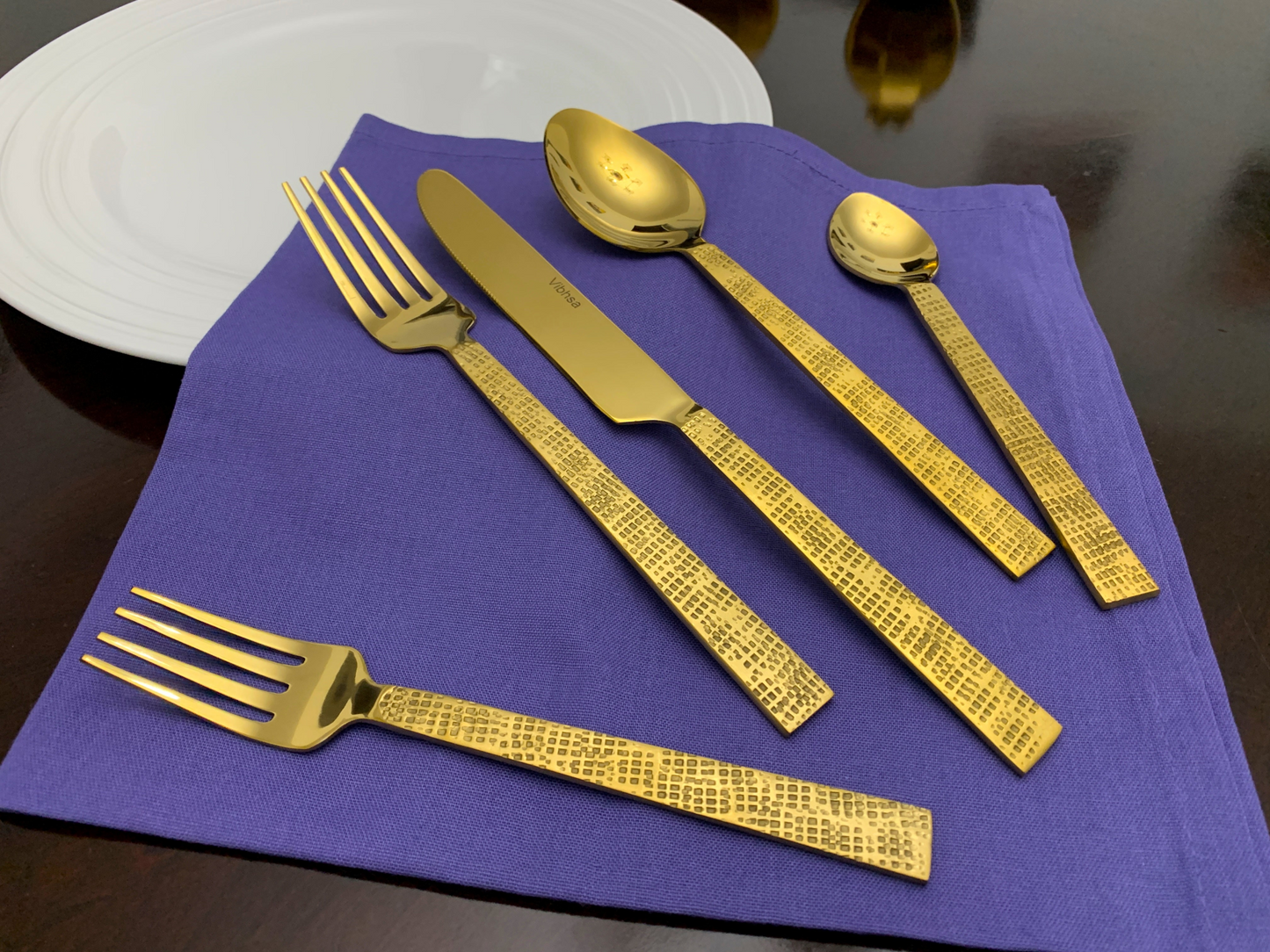 Golden Egyptian Design Flatware -20 pcs.