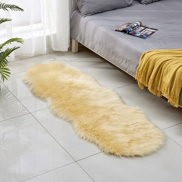 Super Soft and Fluffy Faux Sheepskin Rug